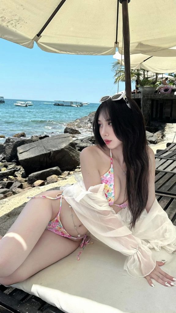 bui-quynh-huong-bikini-19