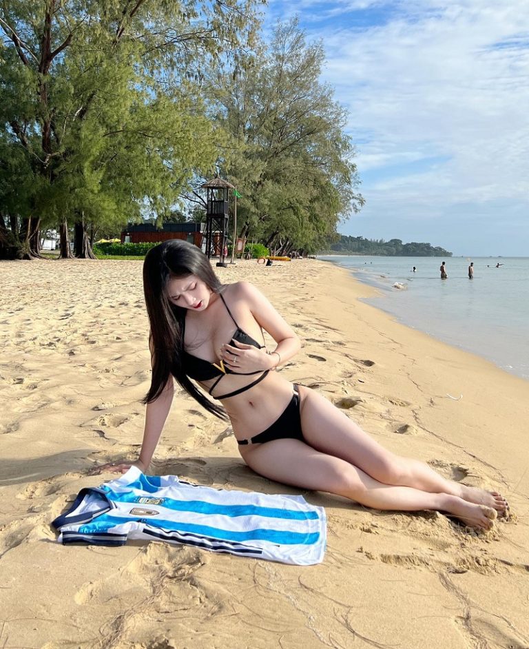 quynh-alee-bikini-10