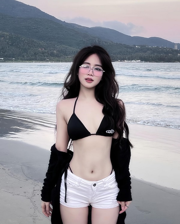 tiktoker-linh-tit-bikini-6