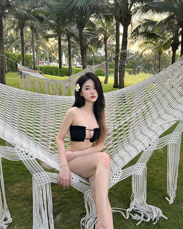 Ảnh Hot girl Diệu Linh mặc bikini 1