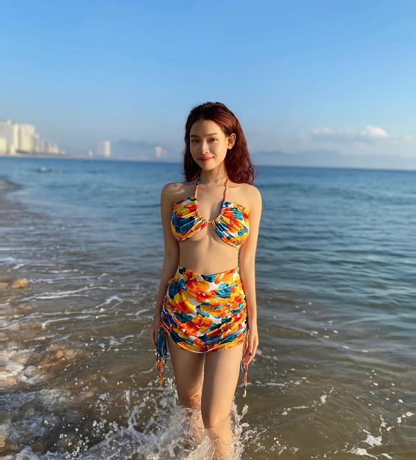 Hình ảnh Bùi Ngọc Anh mặc bikini sexy 3