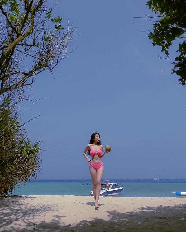 Hình ảnh  Gonpinkk mặc bikini sexy 10