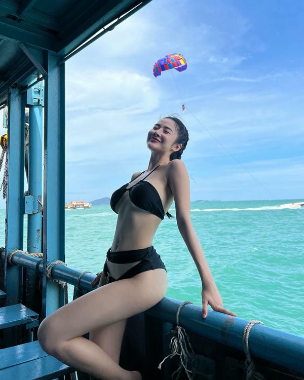 Hình ảnh  Gonpinkk mặc bikini sexy 13