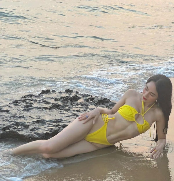 Hình ảnh Jessica Diễm mặc bikini sexy 14