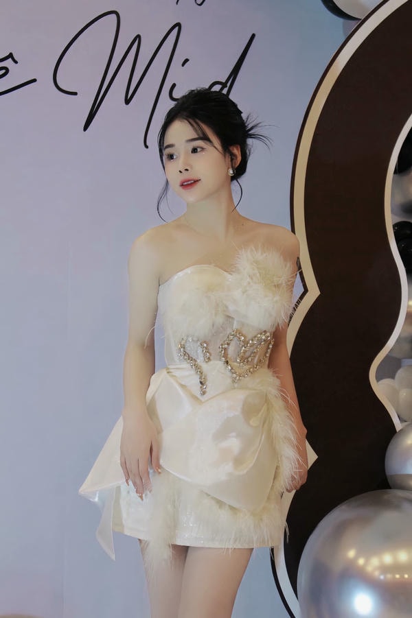 Ảnh TikToker MiD - Vũ Minh Huệ Cá Tính, Sexy, Cute 12